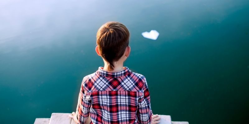 What number should I bet on if I dream of a child falling into water?